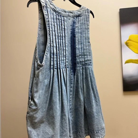 Sleeveless Washed Denim Romper - Picture 2 of 4